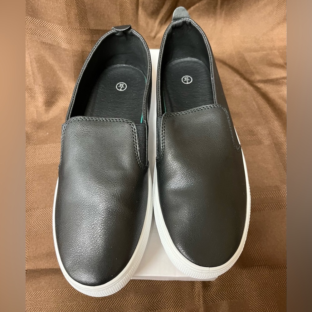 Black Vegan leather sneakers - Picture 4 of 4